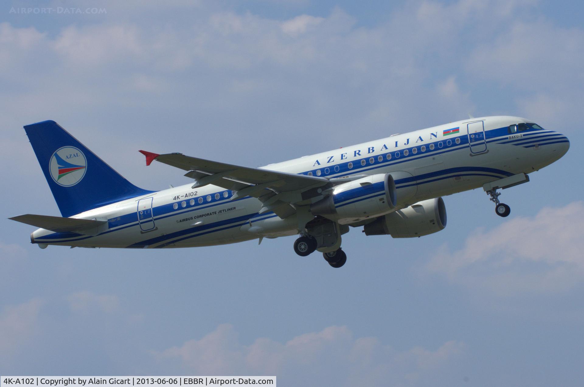 4K-A102, 2005 Airbus ACJ319 (A319-115/CJ) C/N 2487, Take off