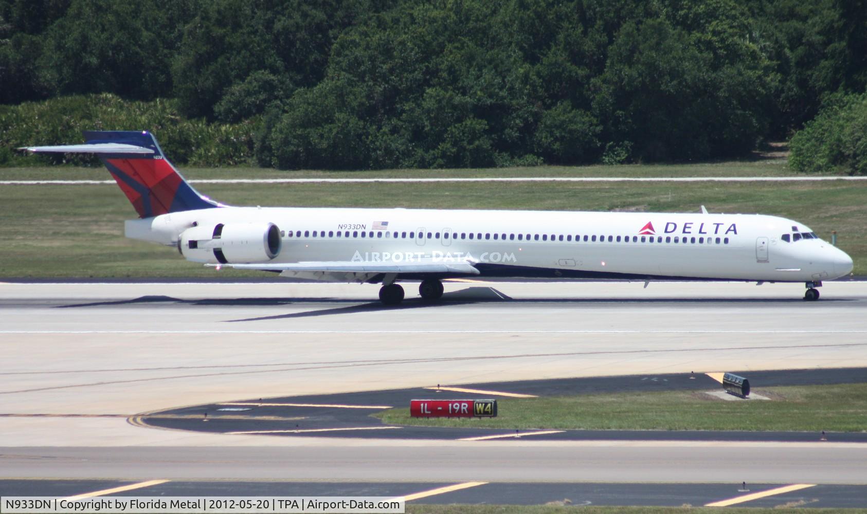 N933DN, 1997 McDonnell Douglas MD-90-30 C/N 53543, Delta MD-90