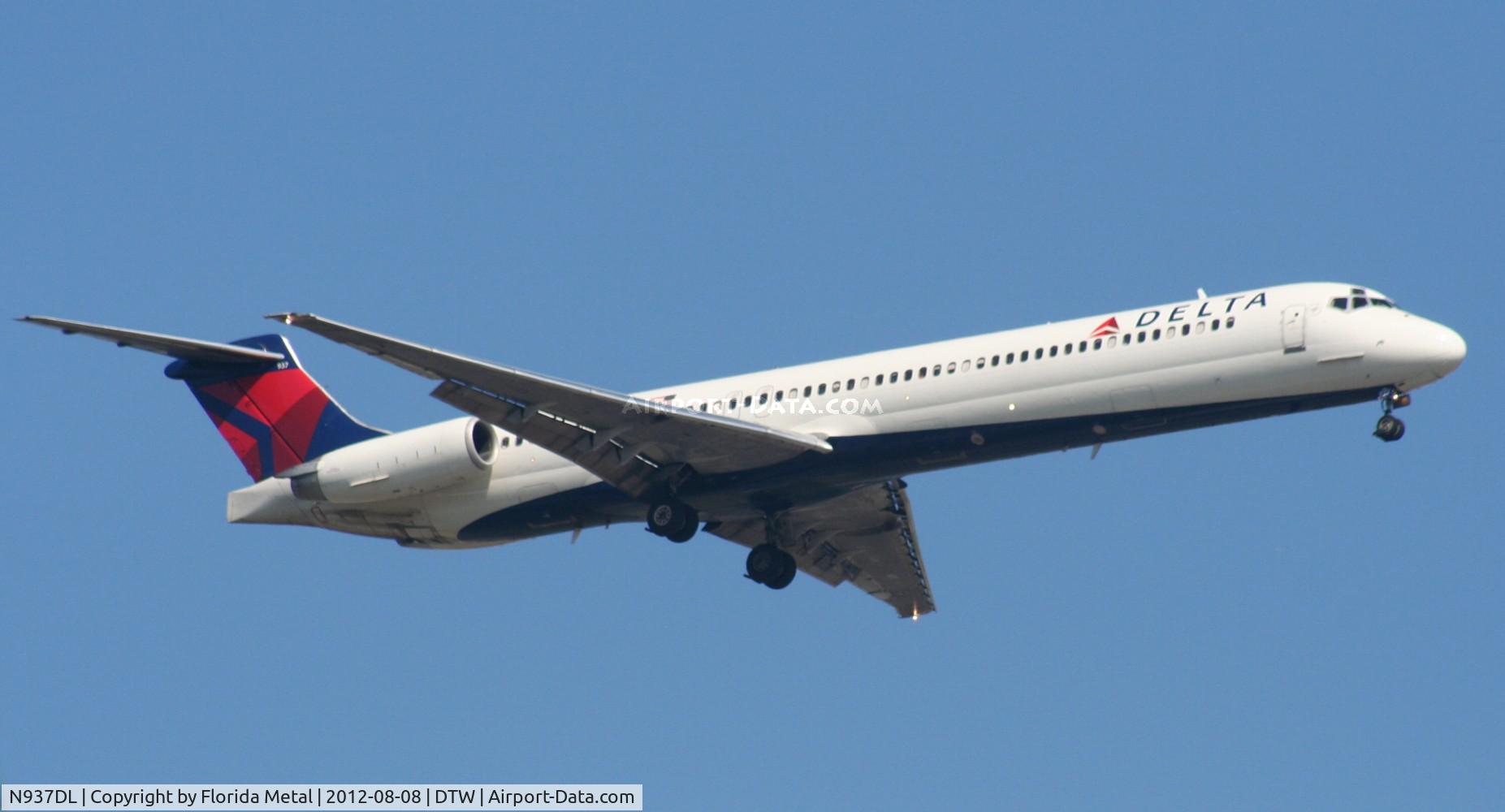 N937DL, 1989 McDonnell Douglas MD-88 C/N 49810, Delta MD-88