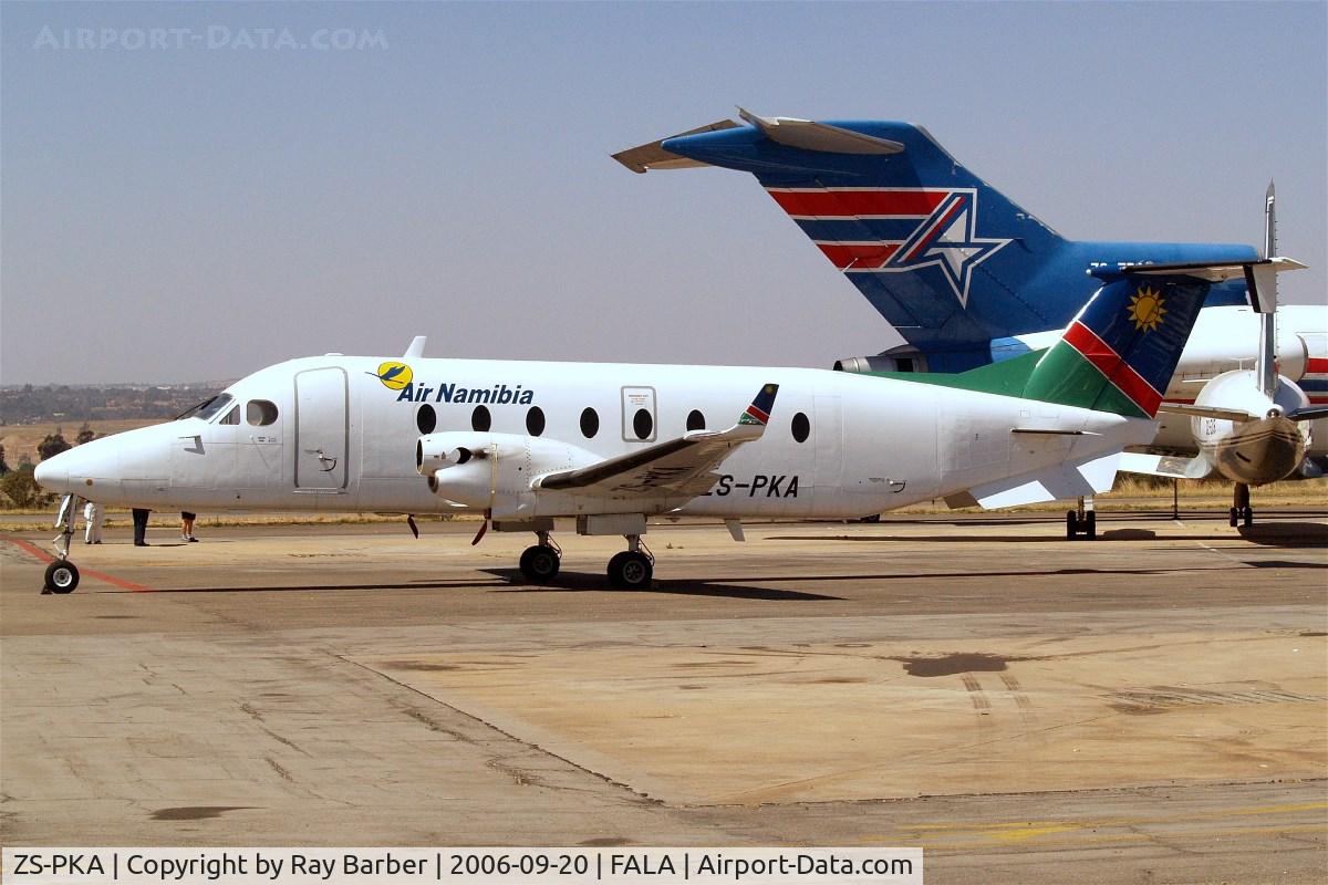 ZS-PKA, 1996 Beech 1900D C/N UE-228, Beech 1900D [UE-228] (Air Namibia) Lanseria~ZS 20/09/2006