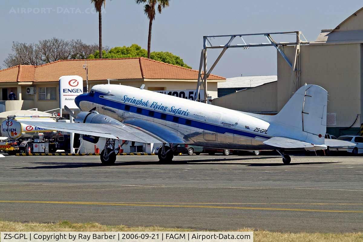 ZS-GPL, 1942 Douglas DC-3 (C-47A-30-DL) C/N 9581, Douglas DC-3C-47A-30-DL [9581] (Springbok Flying Safaris) Johannesburg-Rand~ZS 21/09/2006