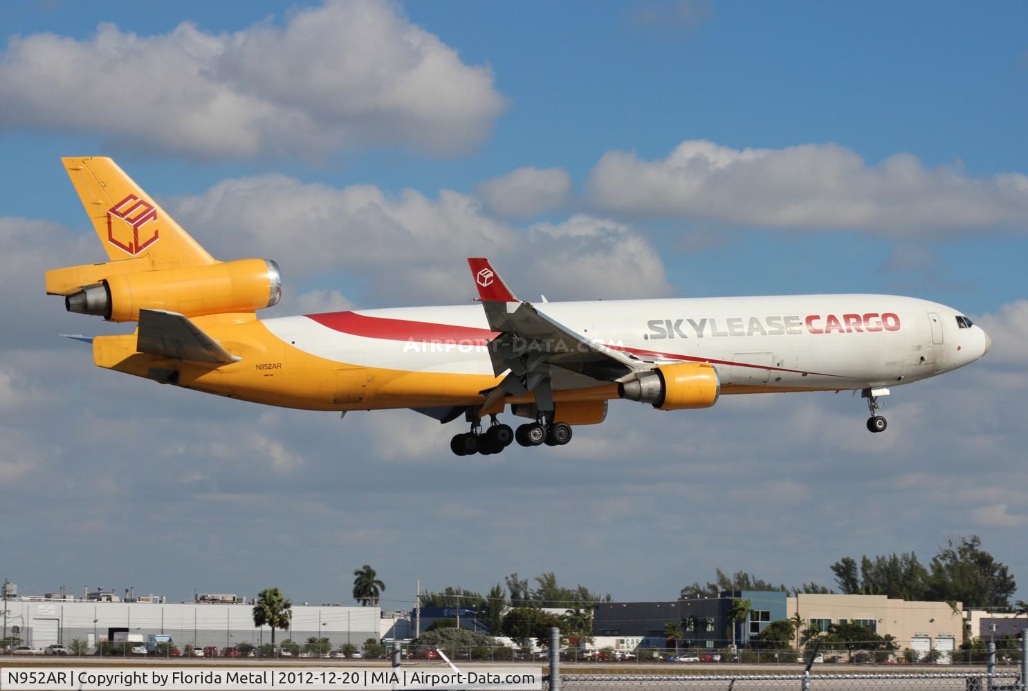 N952AR, 1992 McDonnell Douglas MD-11F C/N 48497, Skylease MD-11F