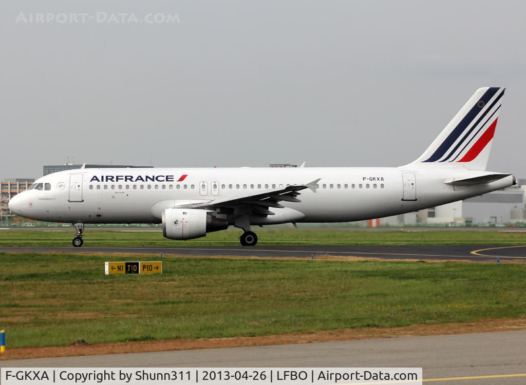 F-GKXA, 1991 Airbus A320-211 C/N 287, Taxiing holding point rwy 32R with modified new livery...