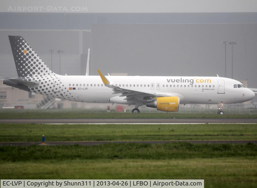 EC-LVP, 2013 Airbus A320-214 C/N 5587, Delivery day...