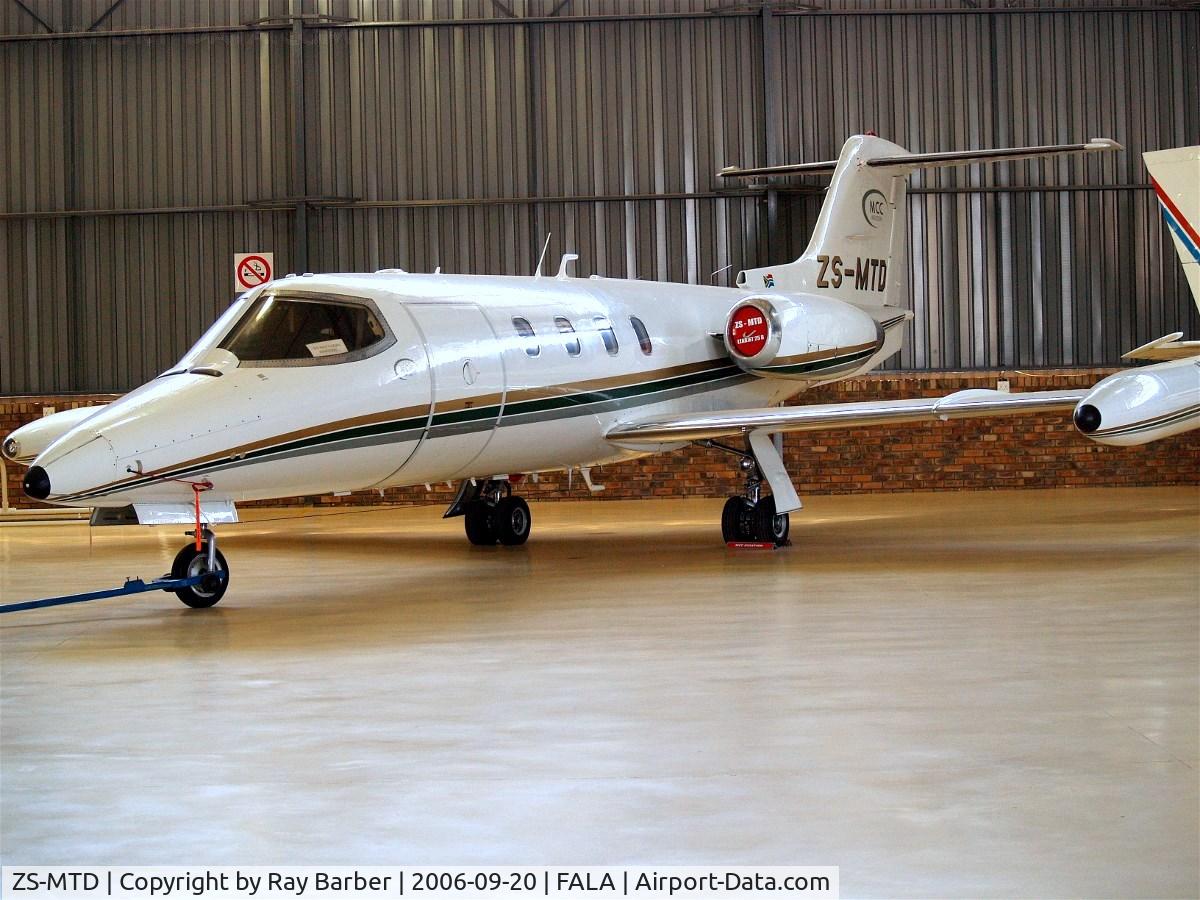 ZS-MTD, 1973 Learjet 25B C/N 25-160, Learjet 25B [25-160] Lanseria~ZS 20/09/2006