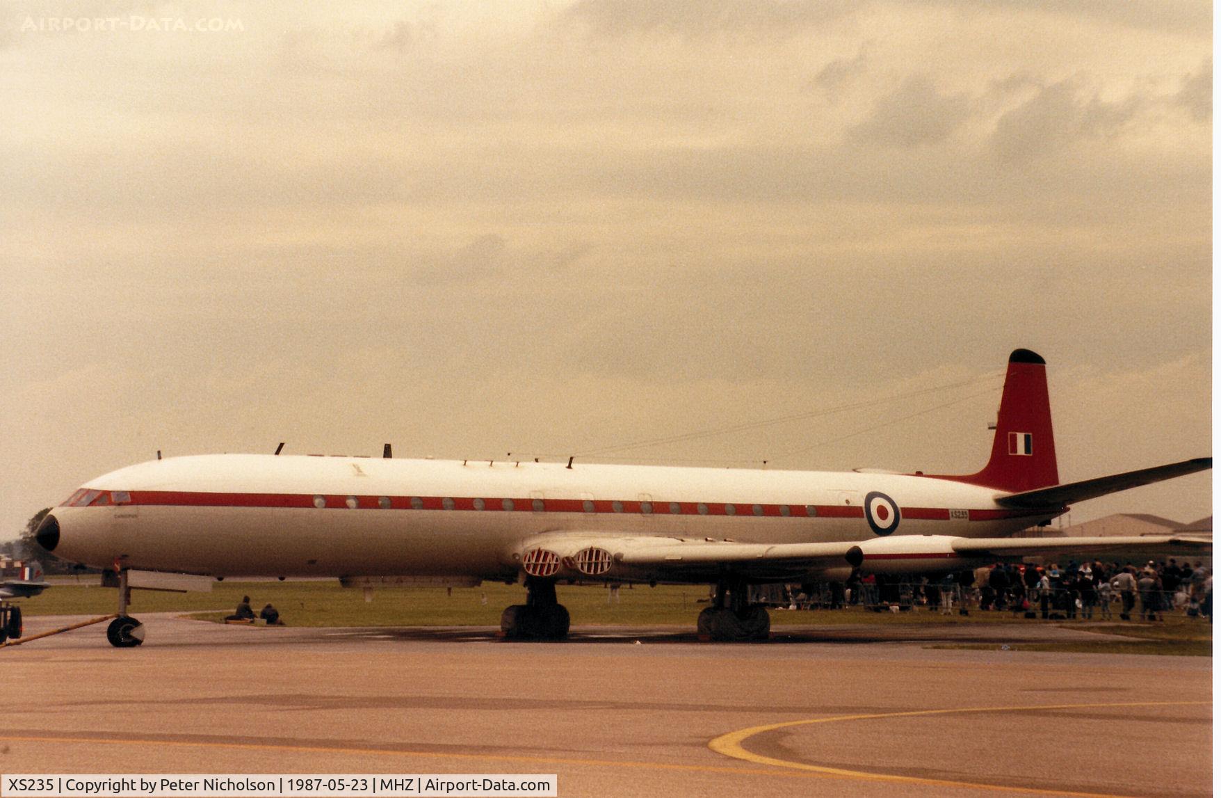 XS235, 1963 De Havilland DH.106 Comet 4C C/N 6473, Comet 4C of the Aeroplane & Armament Experimental Establishment at Boscombe Down on display at the 1987 RAF Mildenhall Air Fete.