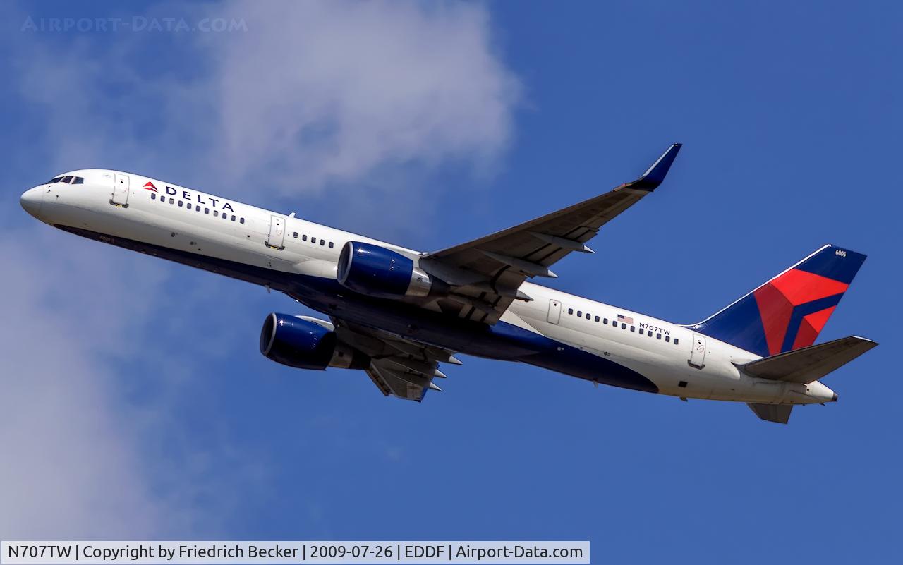 N707TW, 1997 Boeing 757-2Q8 C/N 27625, departure from Frankfurt