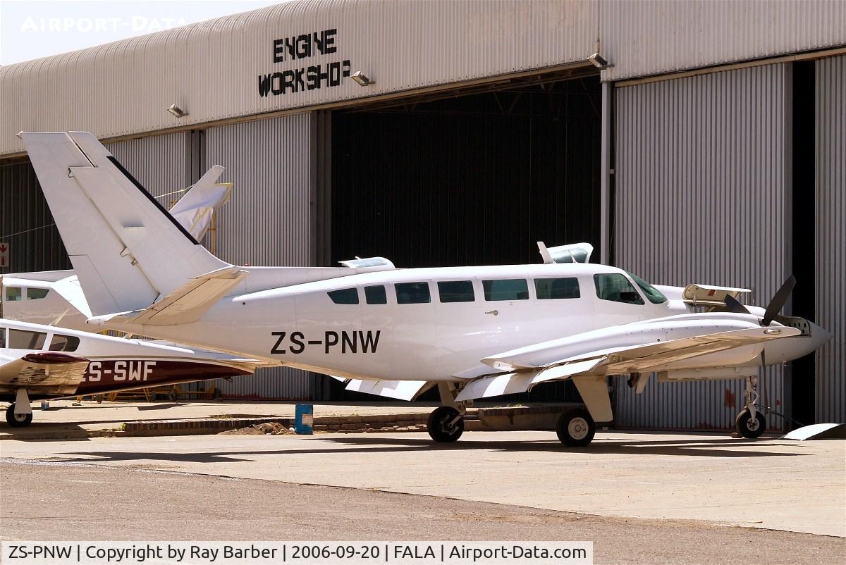 ZS-PNW, 1981 Cessna 404 Titan C/N 404-0845, Cessna 404 Titan [404-0845] Lanseria~ZS 20/09/2006