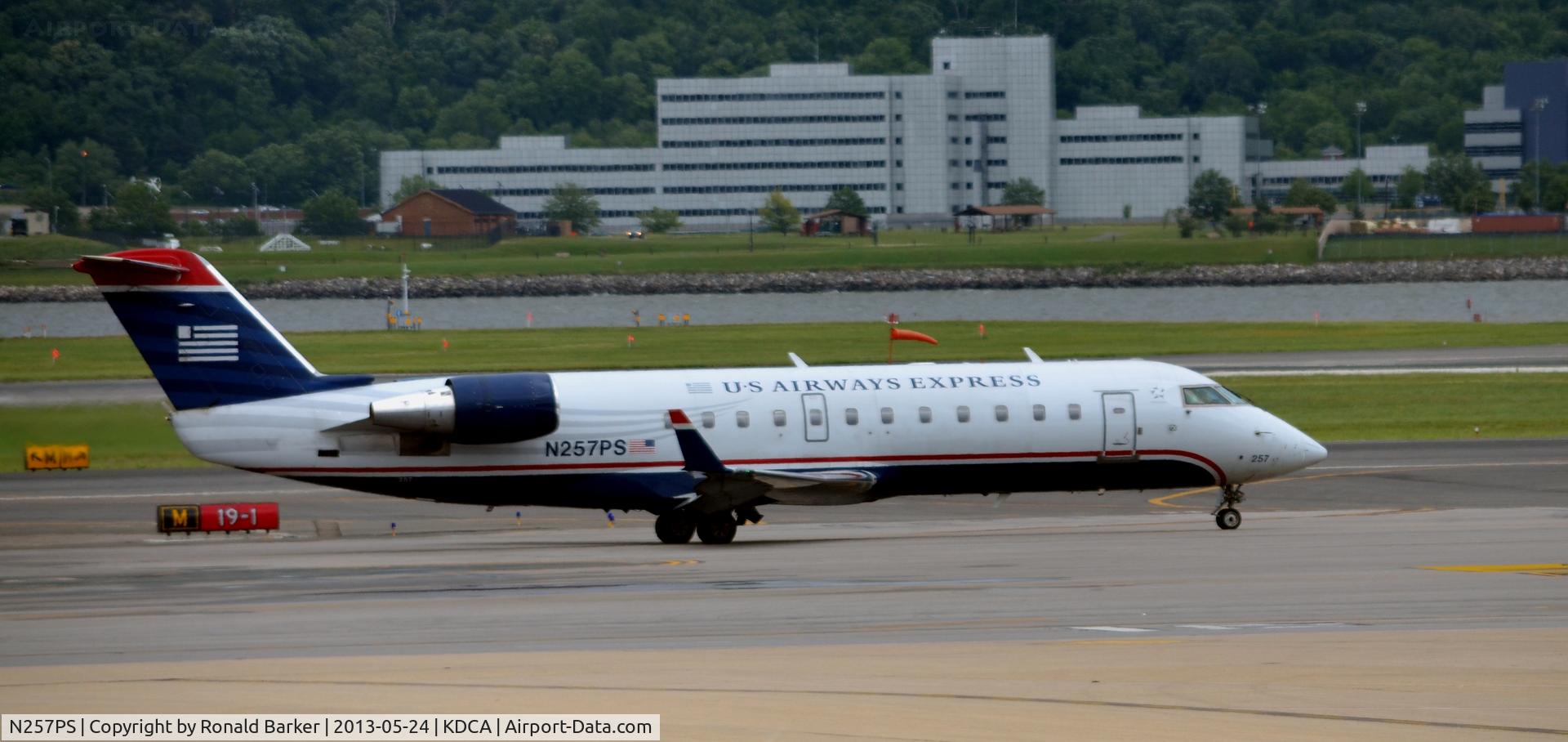 N257PS, 2004 Bombardier CRJ-200ER (CL-600-2B19) C/N 7939, Taxi DCA