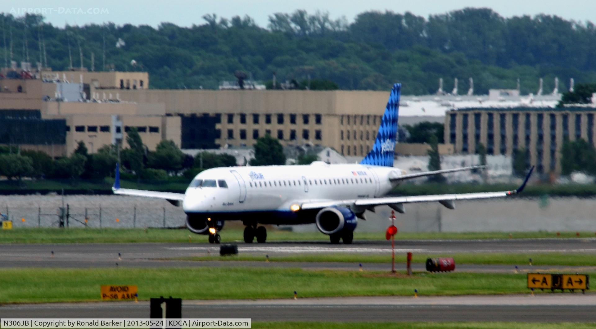 N306JB, 2009 Embraer ERJ-190-100 IGW 190AR C/N 19000272, Blue Orleans  Takeoff DCA