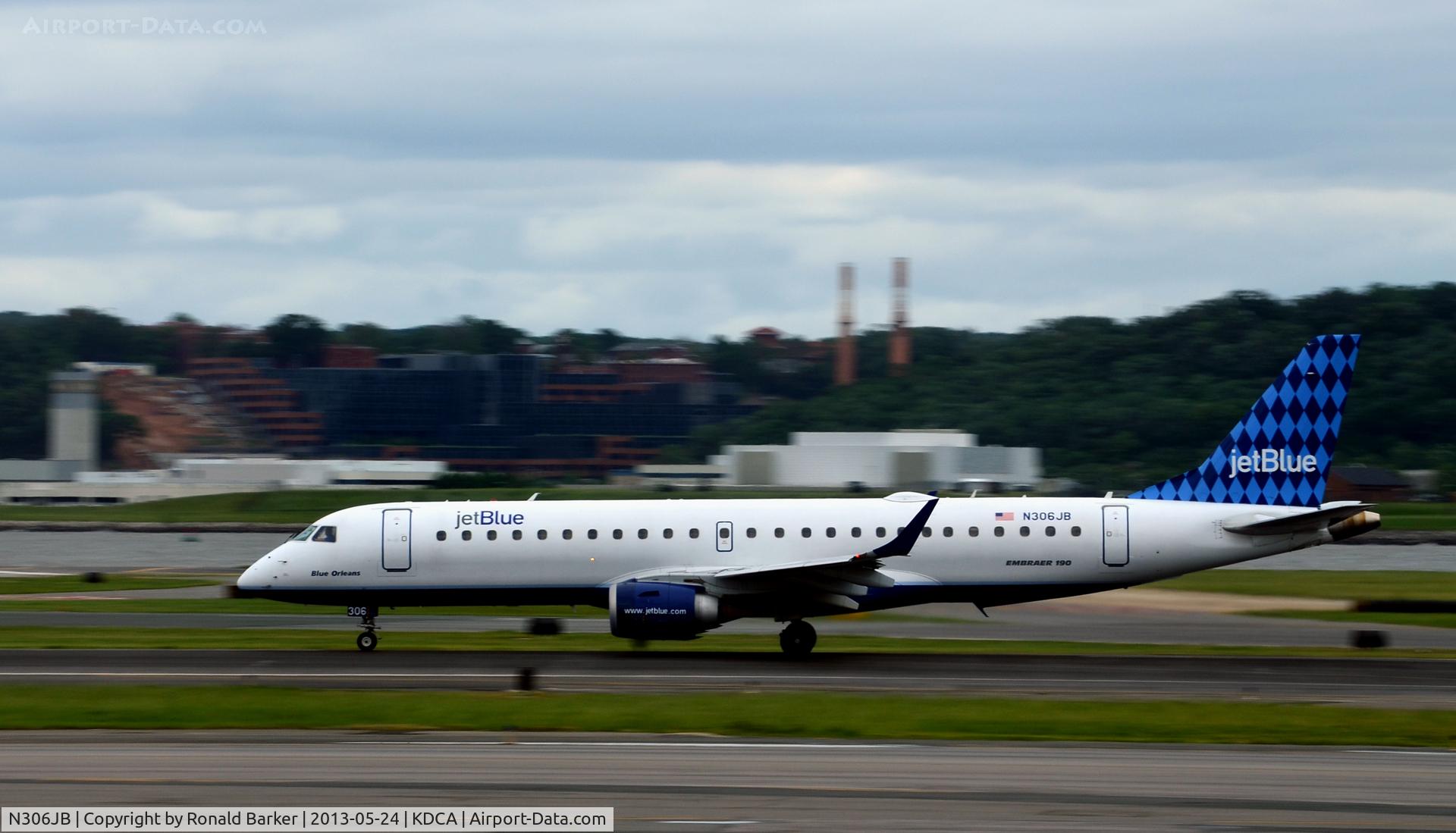 N306JB, 2009 Embraer ERJ-190-100 IGW 190AR C/N 19000272, Blue Orleans  Takeoff roll DCA