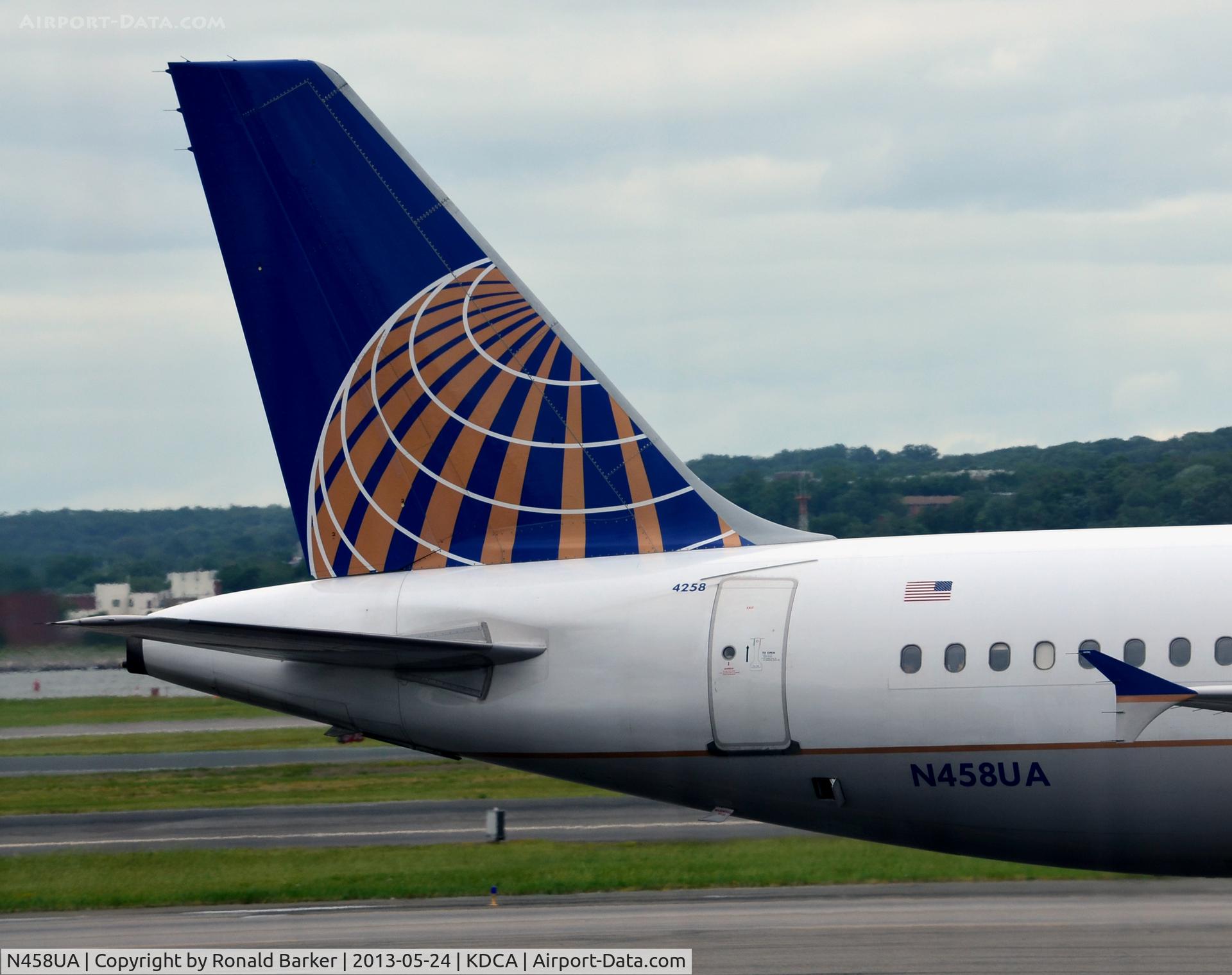 N458UA, 2000 Airbus A320-232 C/N 1163, Taxi DCA