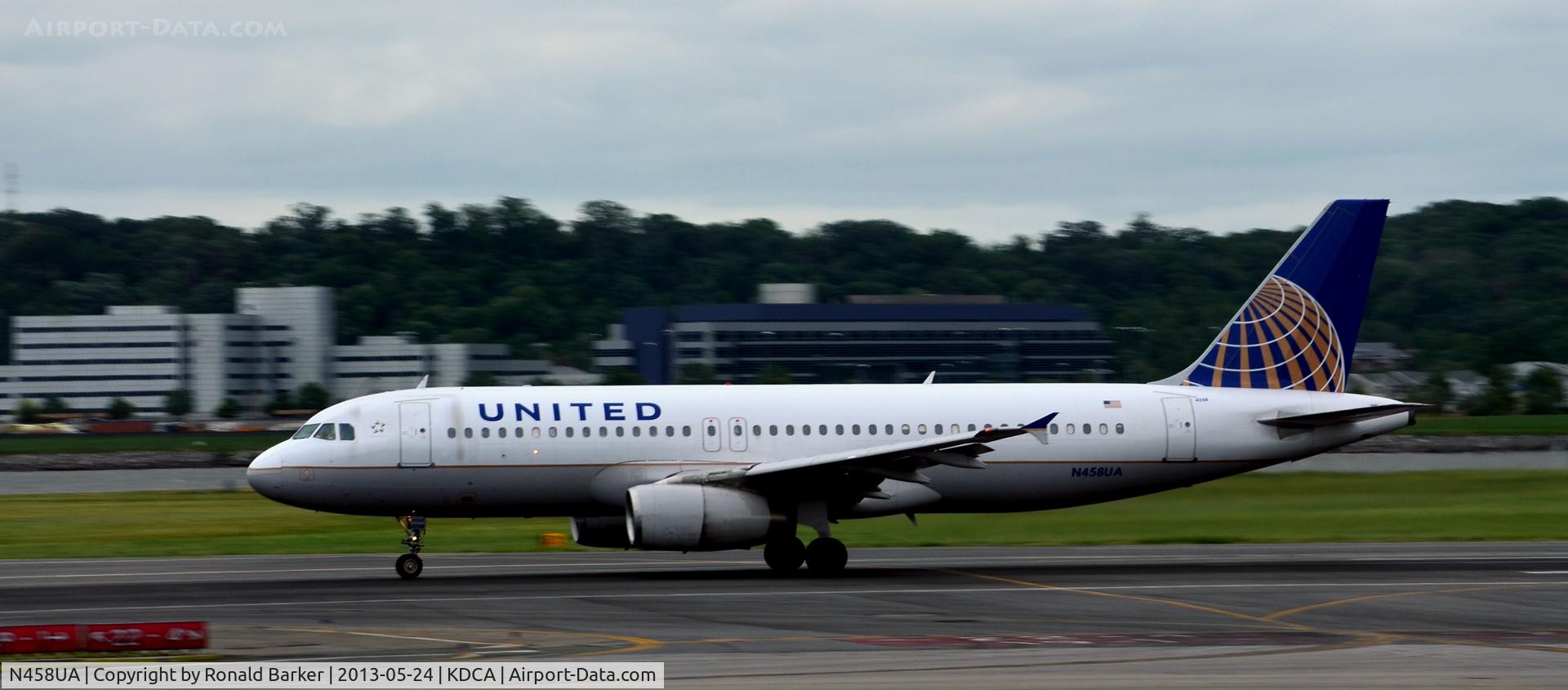 N458UA, 2000 Airbus A320-232 C/N 1163, Takeoff roll DCA