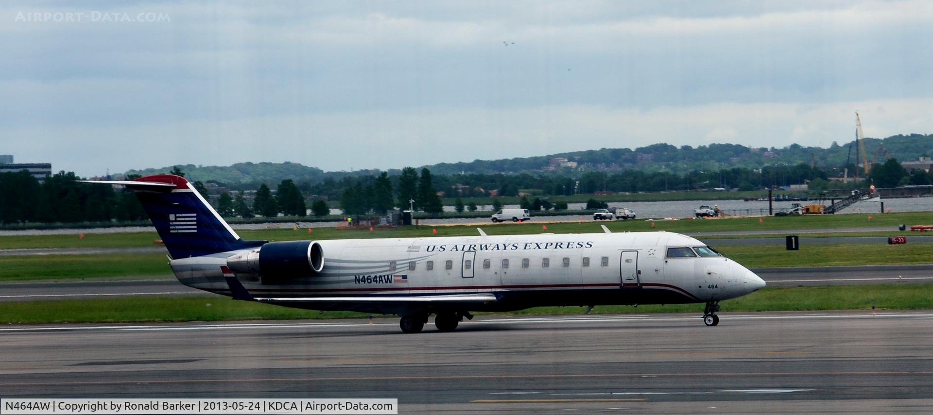 N464AW, 2004 Bombardier CRJ-200LR (CL-600-2B19) C/N 7890, Taxi DCA