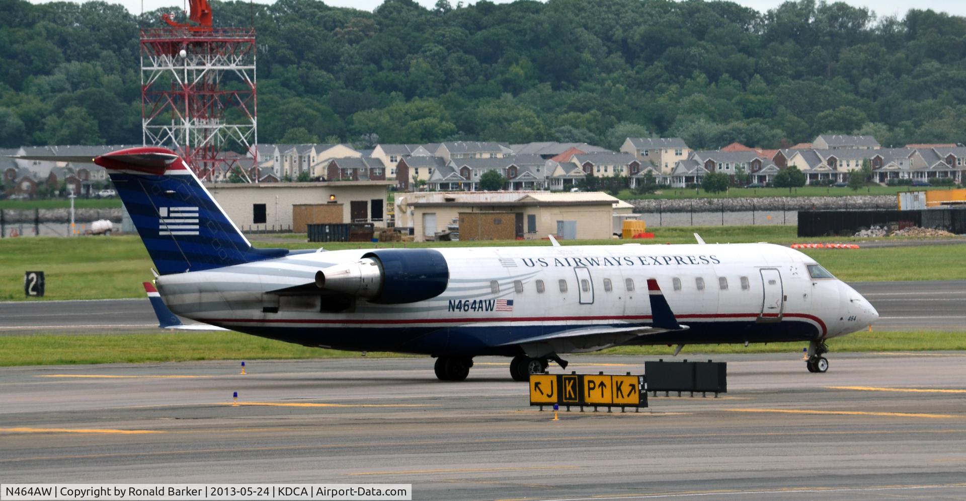 N464AW, 2004 Bombardier CRJ-200LR (CL-600-2B19) C/N 7890, Taxi DCA