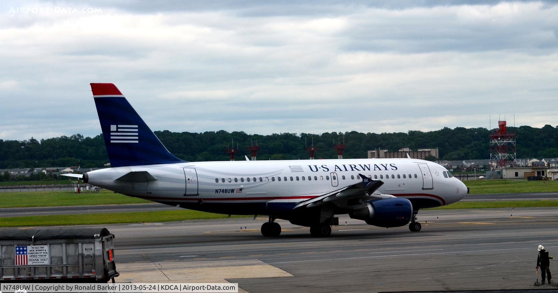 N748UW, 2000 Airbus A319-112 C/N 1311, Taxi DCA