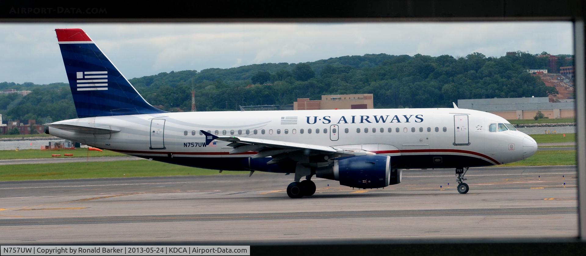 N757UW, 2000 Airbus A319-112 C/N 1342, Taxi DCA