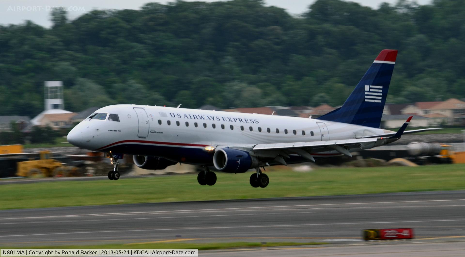 N801MA, 2004 Embraer 170SU (ERJ-170-100SU) C/N 17000012, Approach to DCA