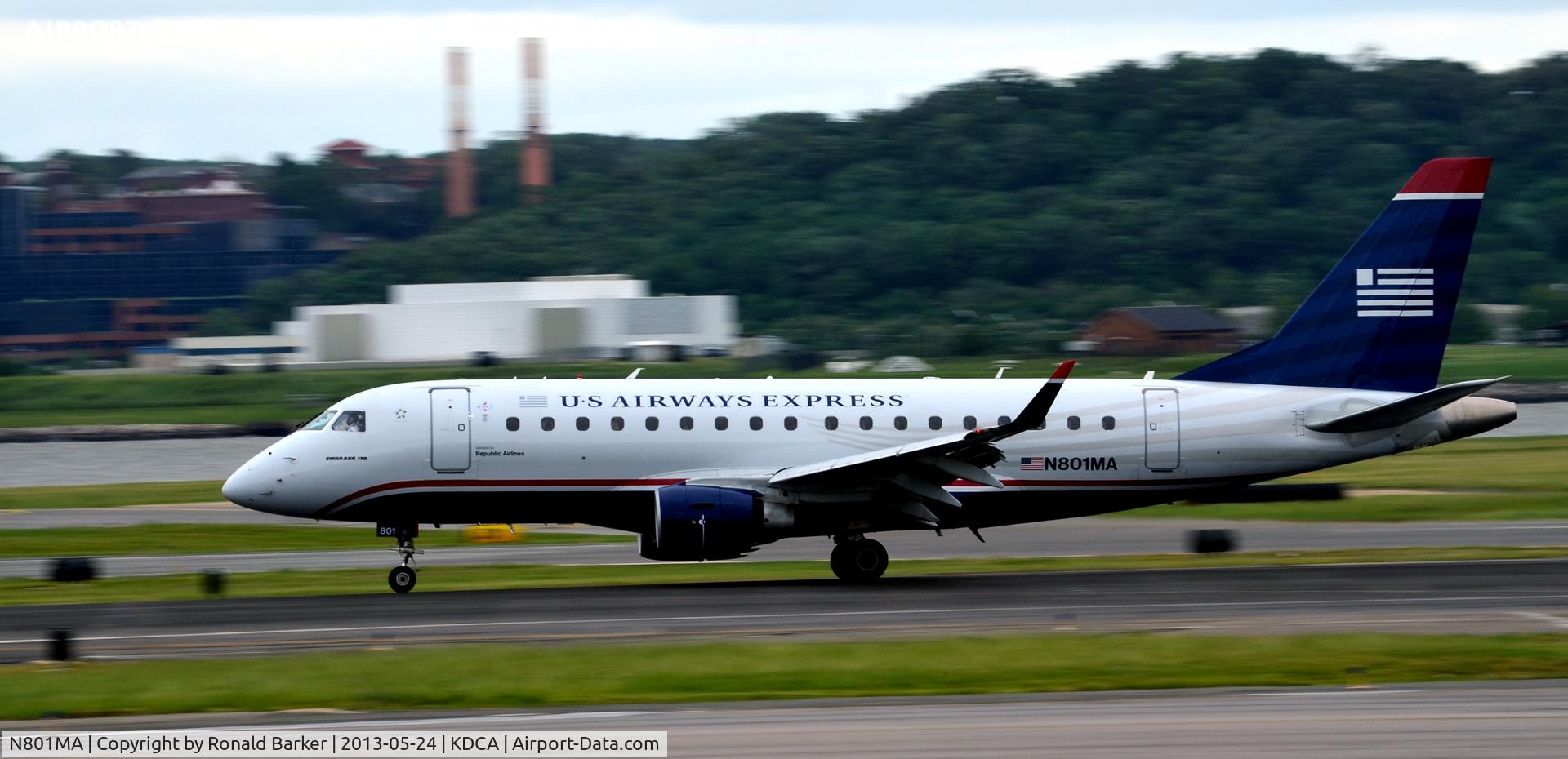 N801MA, 2004 Embraer 170SU (ERJ-170-100SU) C/N 17000012, Landing DCA