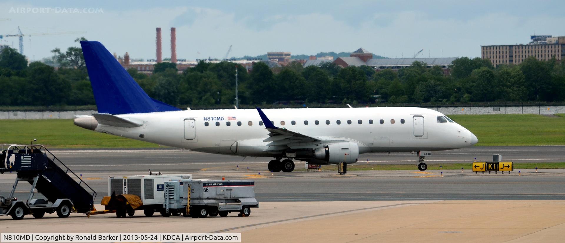 N810MD, 2004 Embraer 170SU (ERJ-170-100SU) C/N 17000026, Taxi to parking DCA