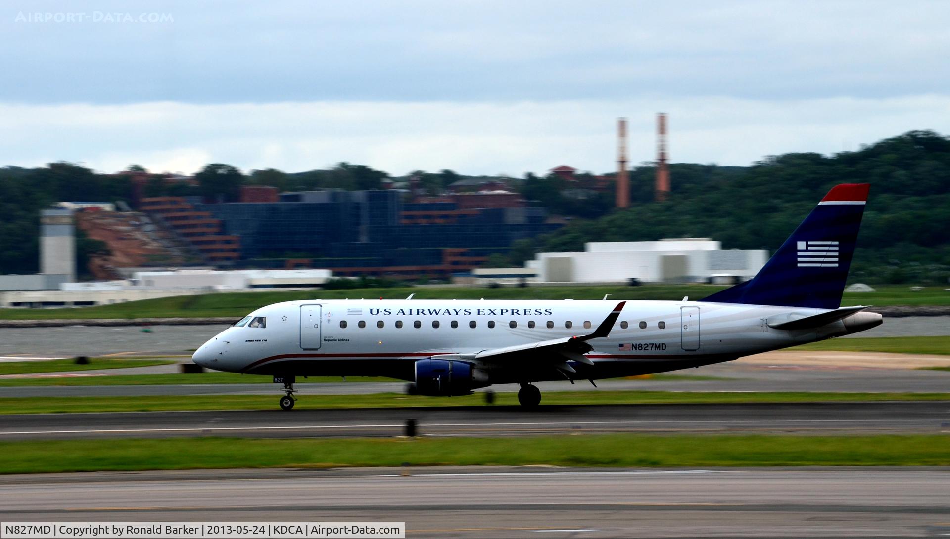 N827MD, 2005 Embraer 170SU (ERJ-170-100SU) C/N 17000047, Landing roll DCA