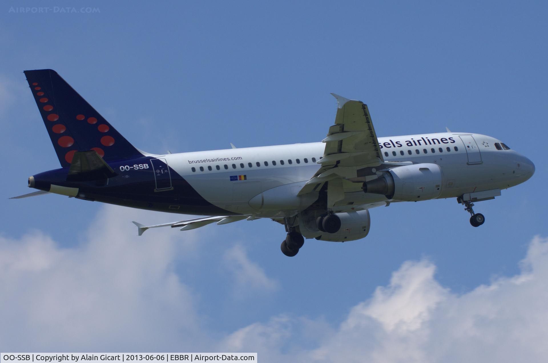 OO-SSB, 2005 Airbus A319-111 C/N 2400, Take off