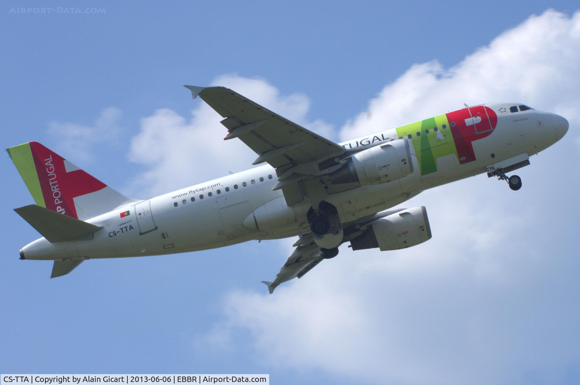 CS-TTA, 1997 Airbus A319-111 C/N 750, Take off