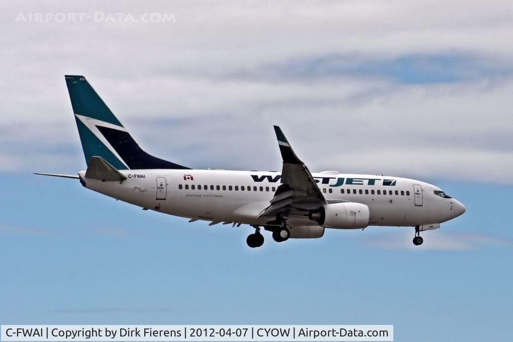C-FWAI, 2002 Boeing 737-7CT C/N 33656, On final using rwy32