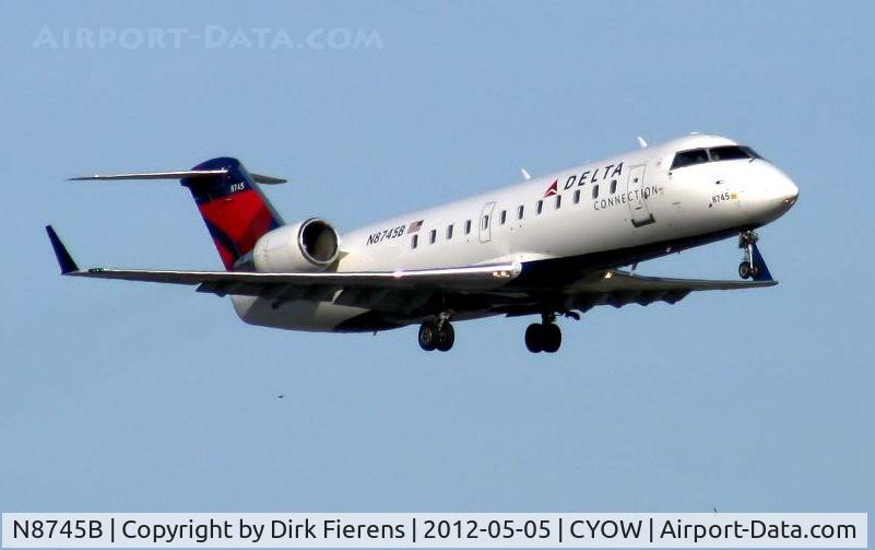 N8745B, 2003 Bombardier CRJ-200 (CL-600-2B19) C/N 7745, Leaving rwy 7.