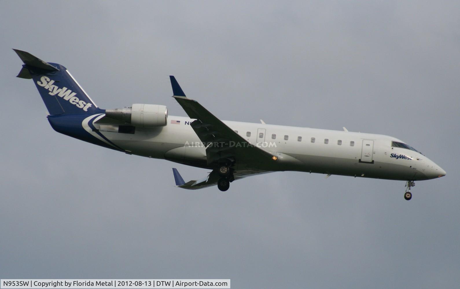 N953SW, 2003 Bombardier CRJ-200LR (CL-600-2B19) C/N 7813, Skywest CRJ-200