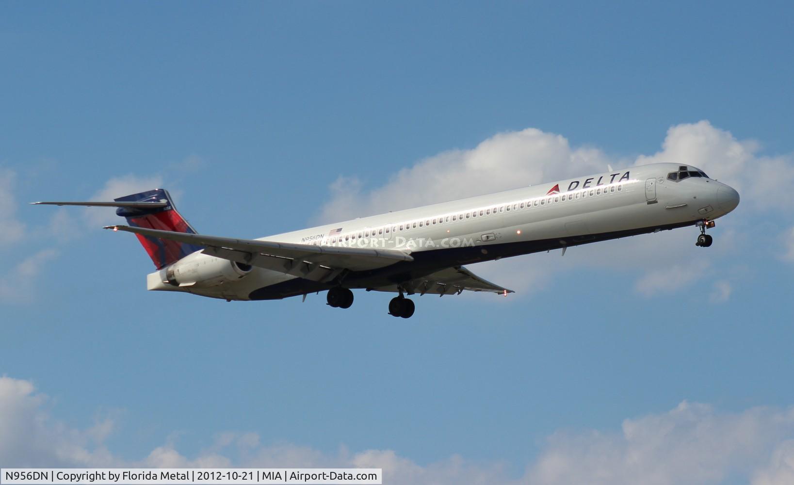 N956DN, McDonnell Douglas MD-90-30 C/N 53526, Delta MD-90