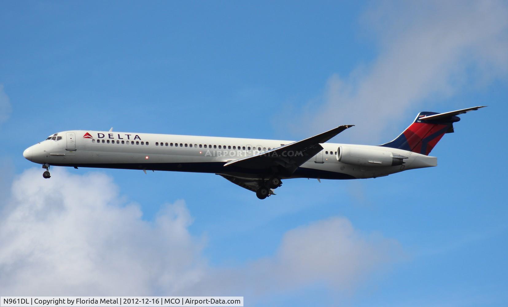 N961DL, 1990 McDonnell Douglas MD-88 C/N 49980, Delta MD-88
