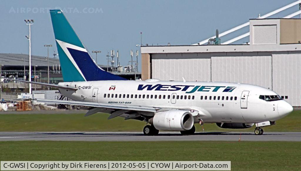 C-GWSI, 2005 Boeing 737-6CT C/N 34286, Taxing towards rwy 25.
