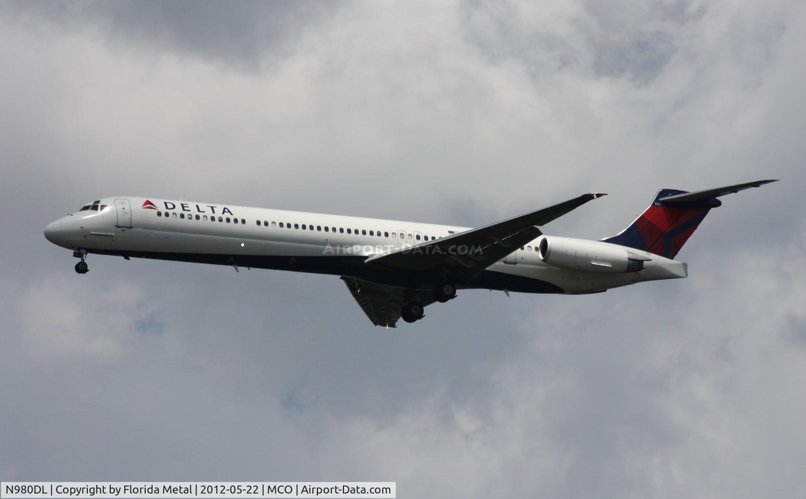 N980DL, 1991 McDonnell Douglas MD-88 C/N 53267, Delta MD-88