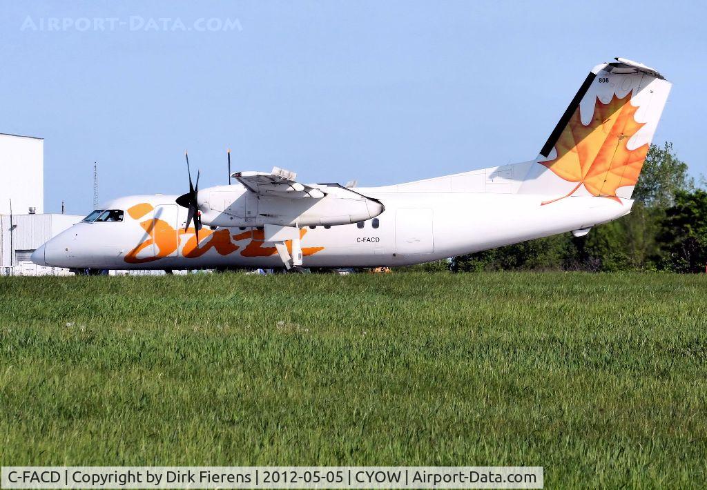 C-FACD, 1989 De Havilland Canada DHC-8-102 Dash 8 C/N 150, Rolling down rwy 25.