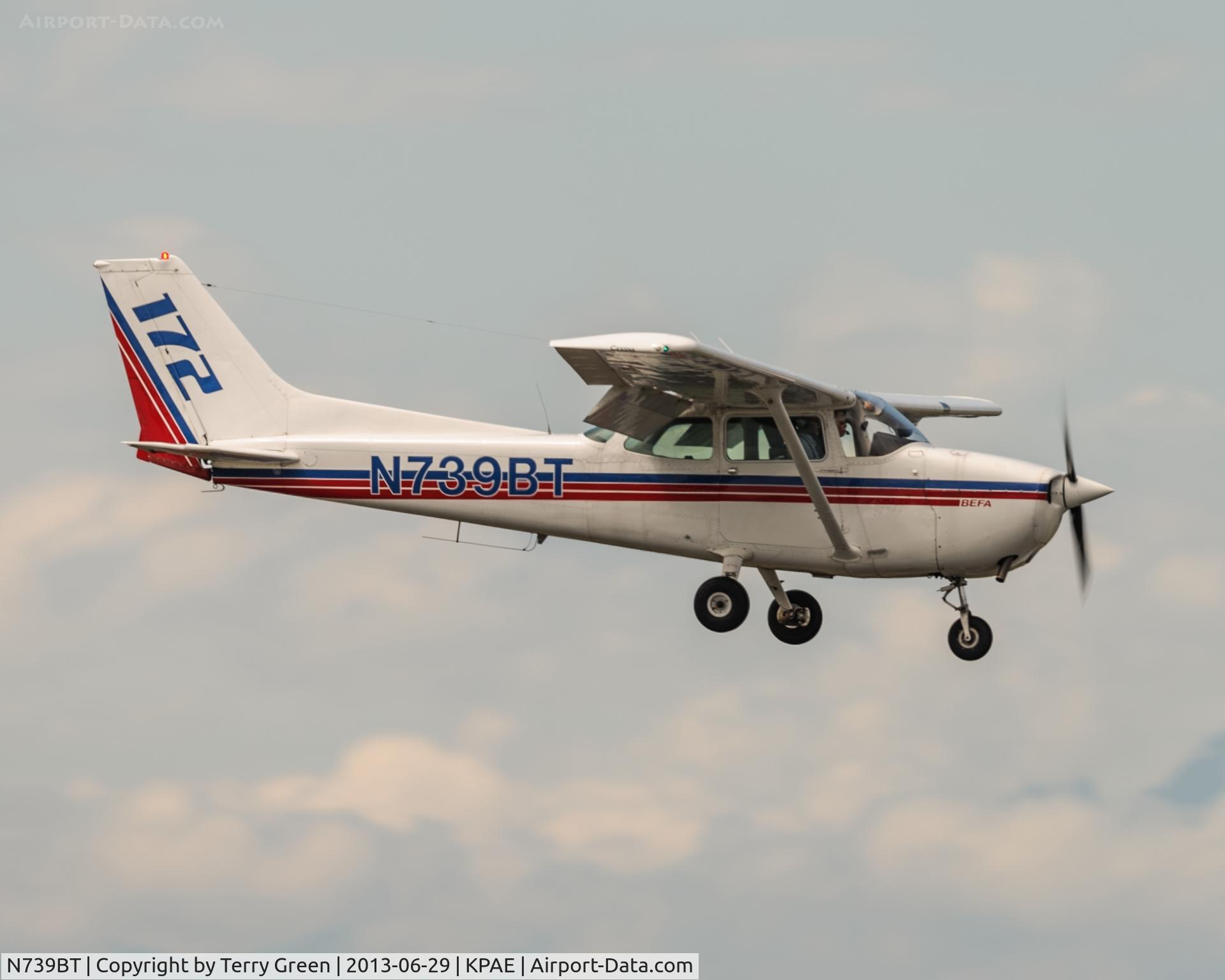 N739BT, 1978 Cessna 172N C/N 17270419, 34L @ KPAE