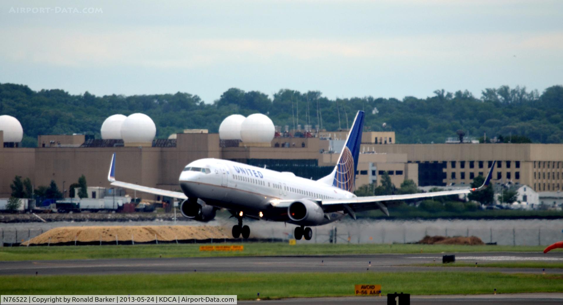 N76522, 2010 Boeing 737-824 C/N 31660, Approach to DCA