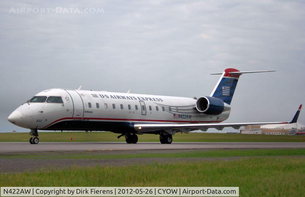 N422AW, 1999 Canadair CRJ-200ER (CL-600-2B19) C/N 7341, Waiting for ATC clearance.