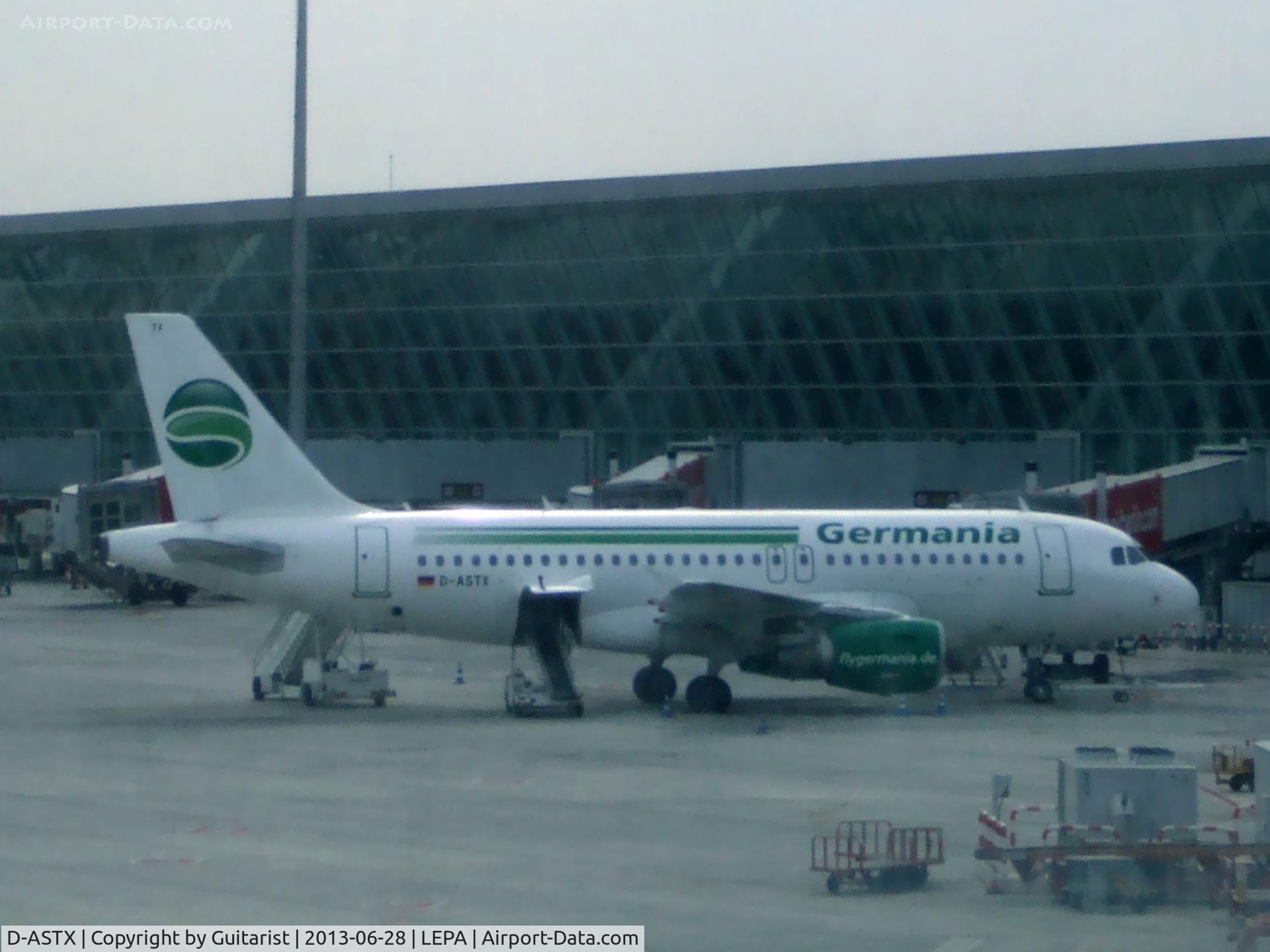 D-ASTX, 2007 Airbus A319-111 C/N 3202, Taken through the windows of the walkway to Terminal A at Palma