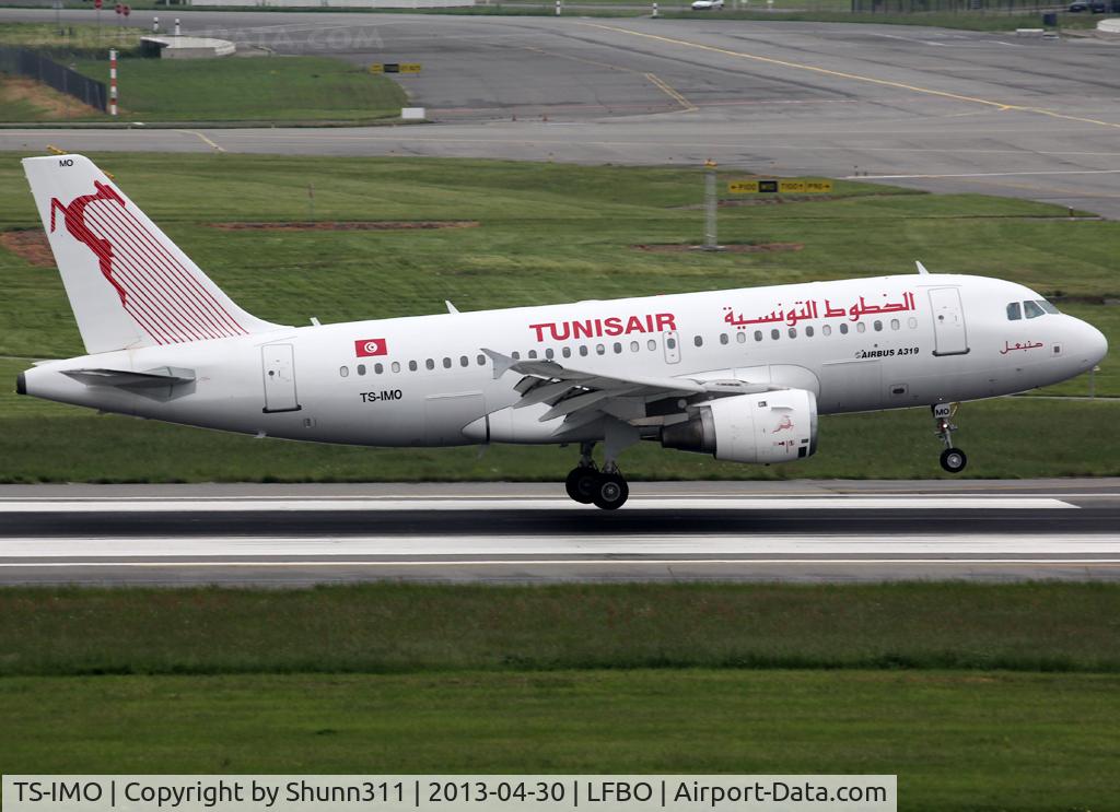 TS-IMO, 2001 Airbus A319-114 C/N 1479, Landing rwy 14R in revised new c/s