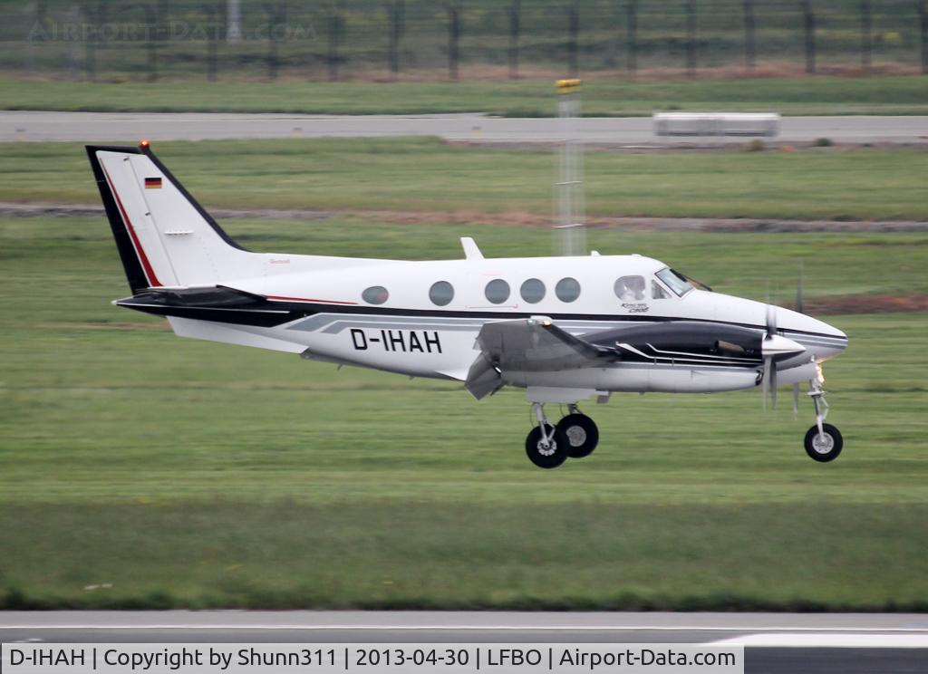 D-IHAH, 1994 Beech C90B King Air C/N LJ-1370, Landing rwy 14R