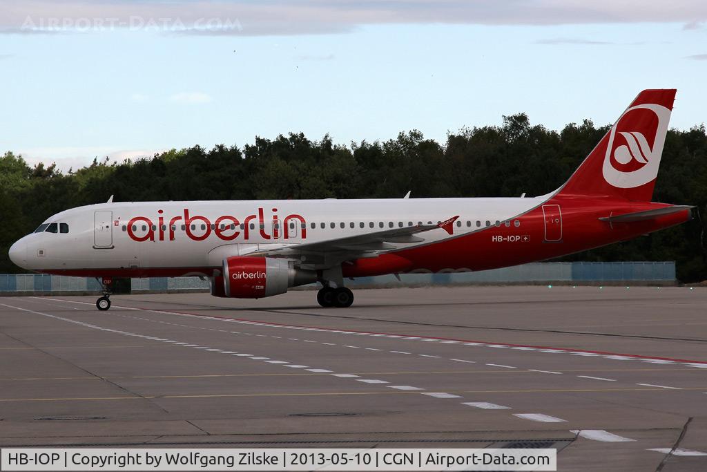 HB-IOP, 2010 Airbus A320-214 C/N 4187, visitor