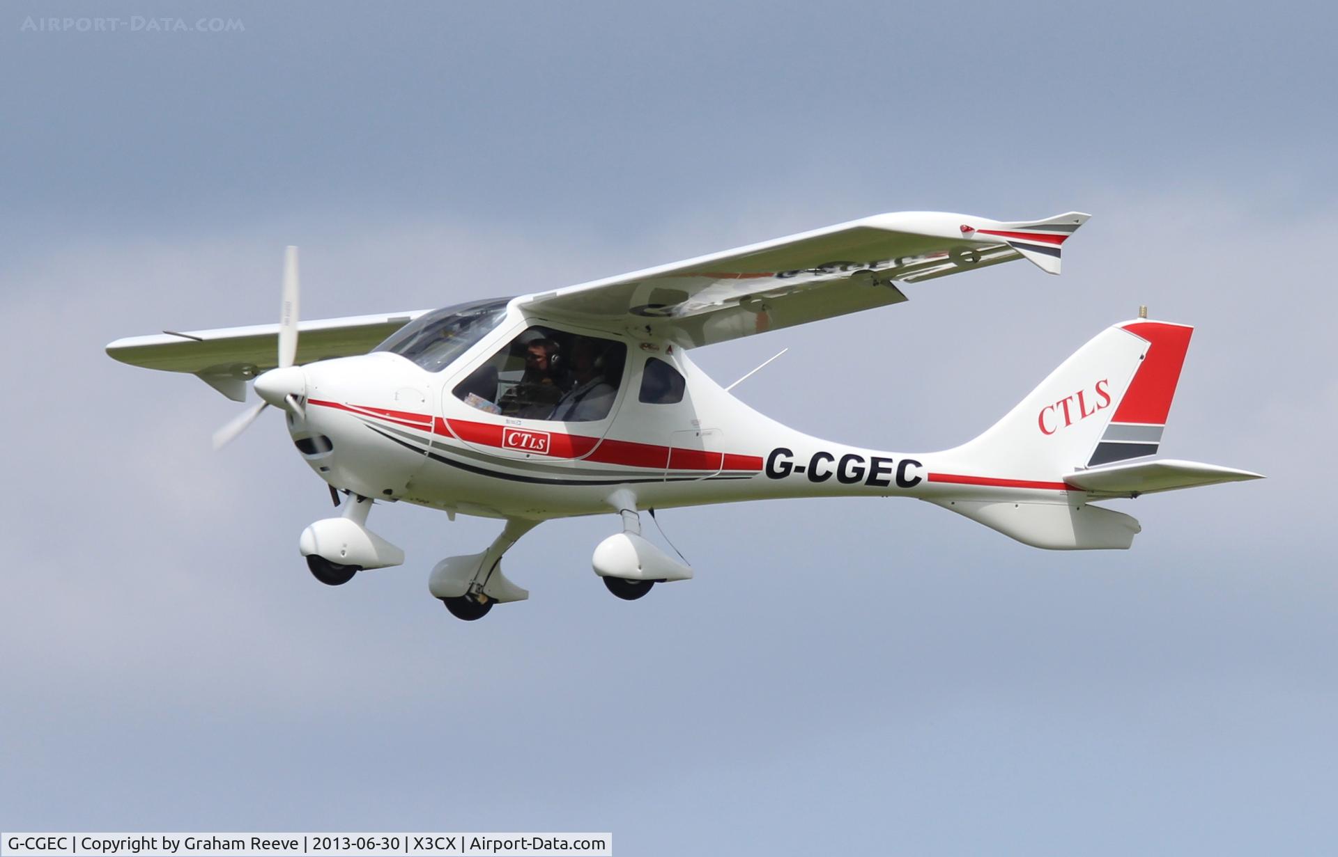 G-CGEC, 2009 Flight Design CTLS C/N F-09-02-12, Departing from Northrepps.