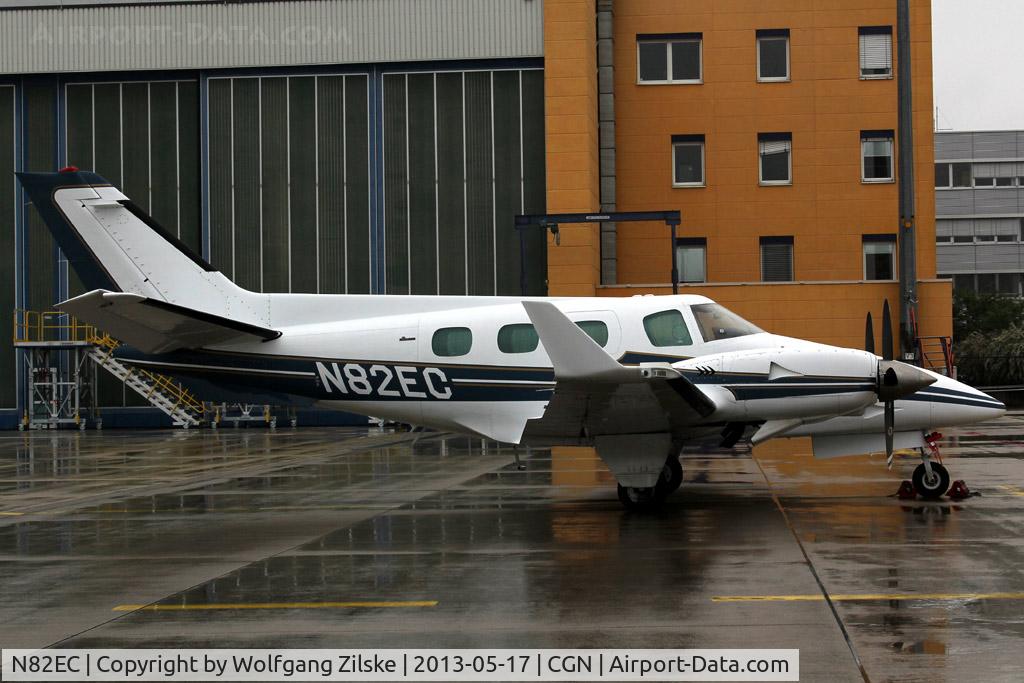 N82EC, 1976 Beech B-60 Duke C/N P-376, visitor