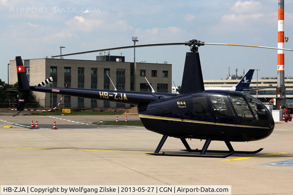 HB-ZJA, 2007 Robinson R44 Raven I C/N 1805, visitor