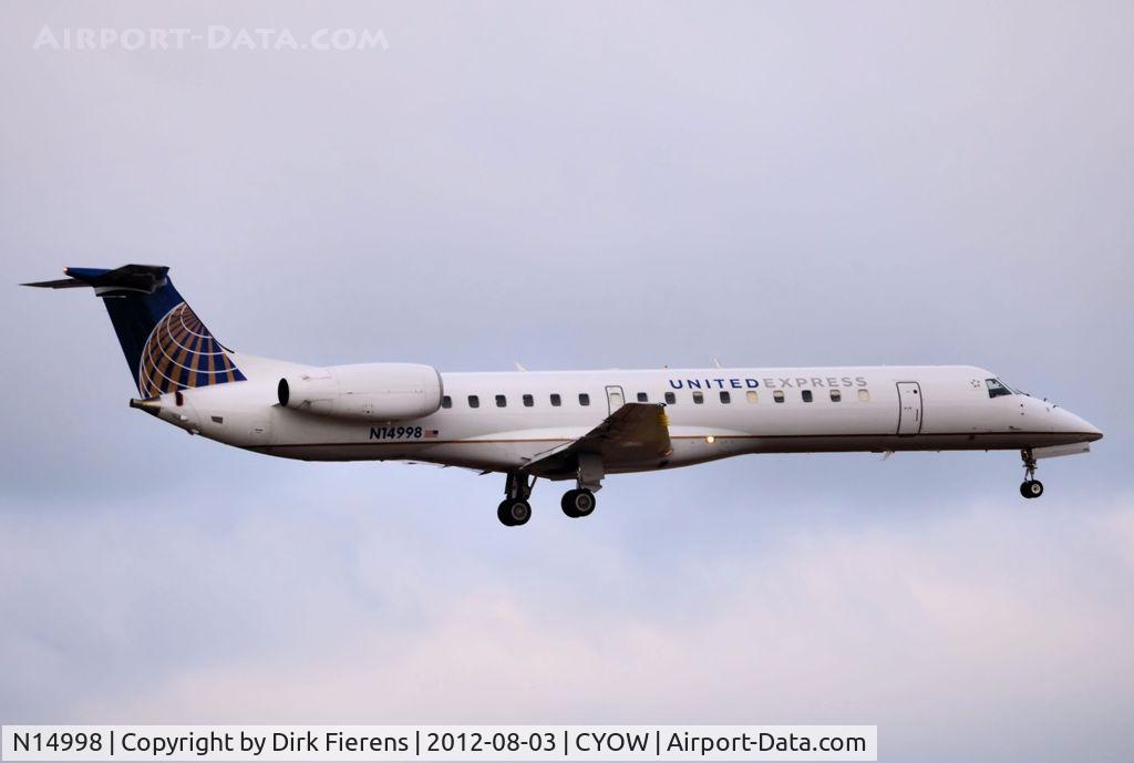 N14998, 2000 Embraer ERJ-145LR (EMB-145LR) C/N 145302, On final and heading for rwy 32