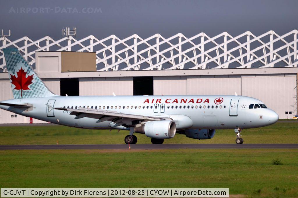 C-GJVT, 2002 Airbus A320-214 C/N 1719, Mid-morning shuttle run.