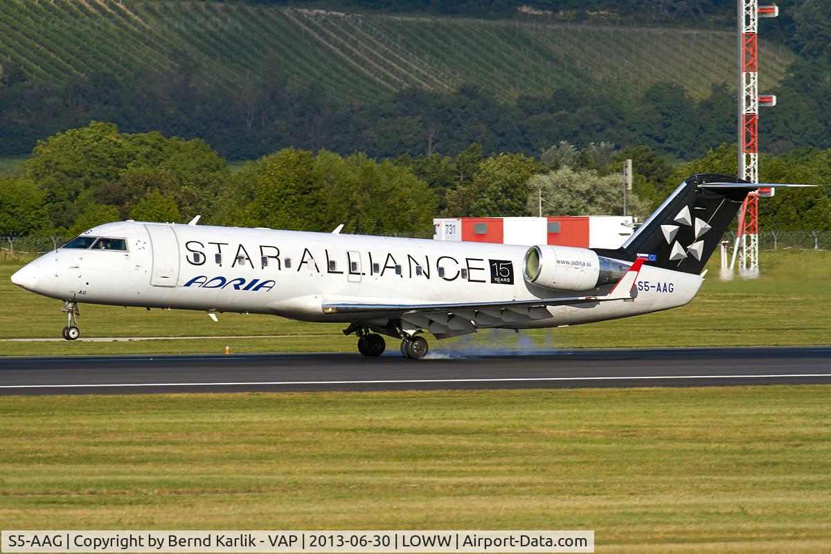S5-AAG, 2000 Canadair CRJ-200LR (CL-600-2B19) C/N 7384, Rwy 34