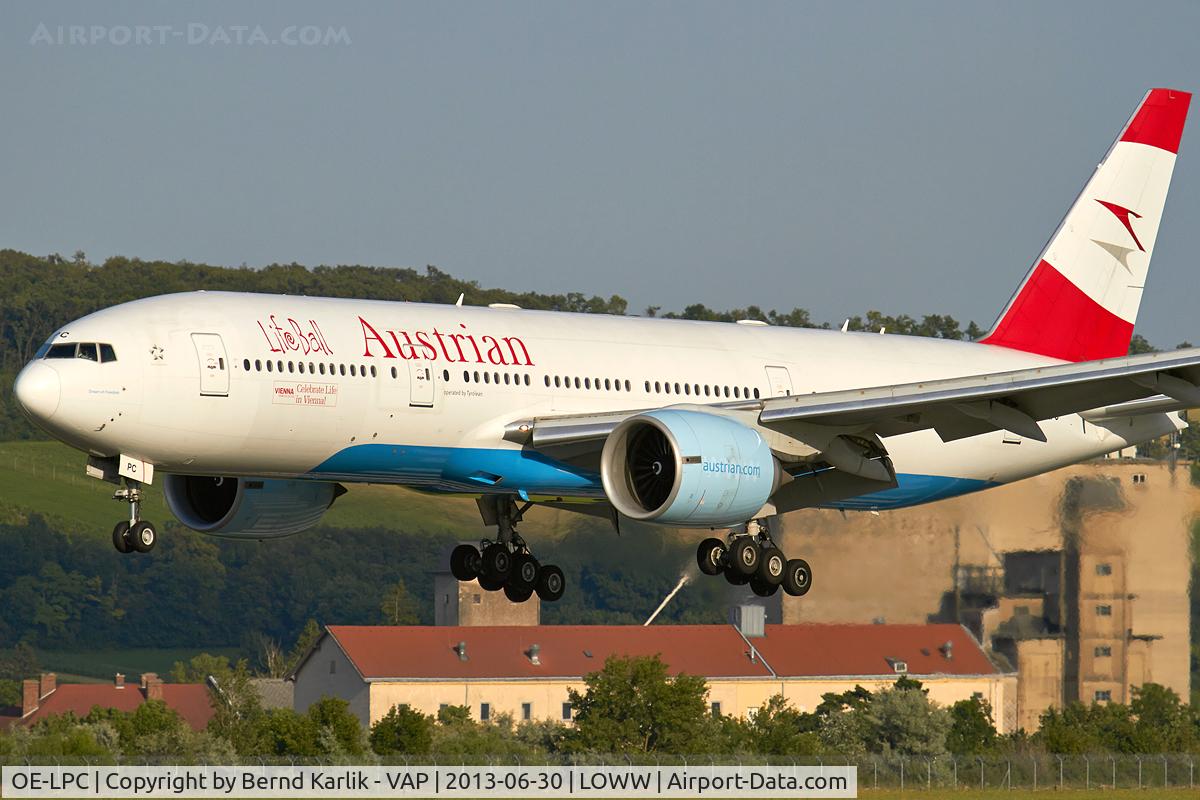 OE-LPC, 2002 Boeing 777-2Z9/ER C/N 29313, Rwy 34
