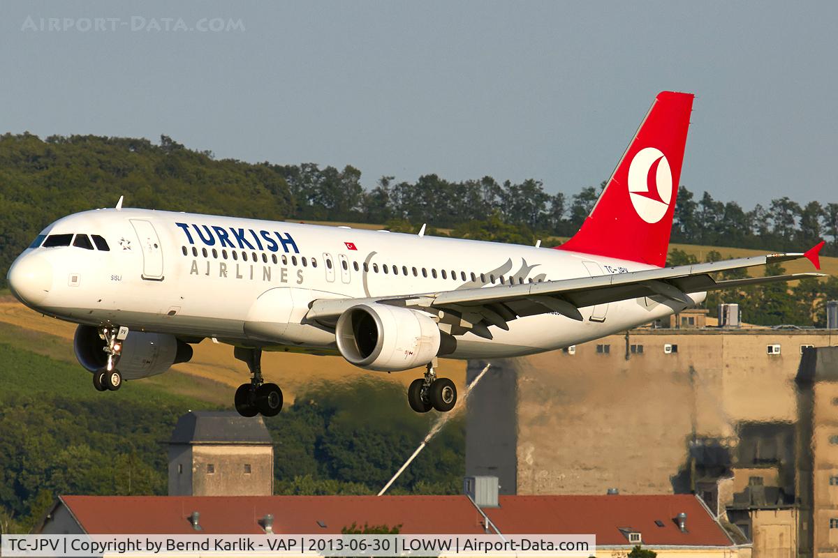 TC-JPV, 2009 Airbus A320-214 C/N 3931, Rwy 34